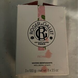 Roger & Gallet Rose Soap Set
